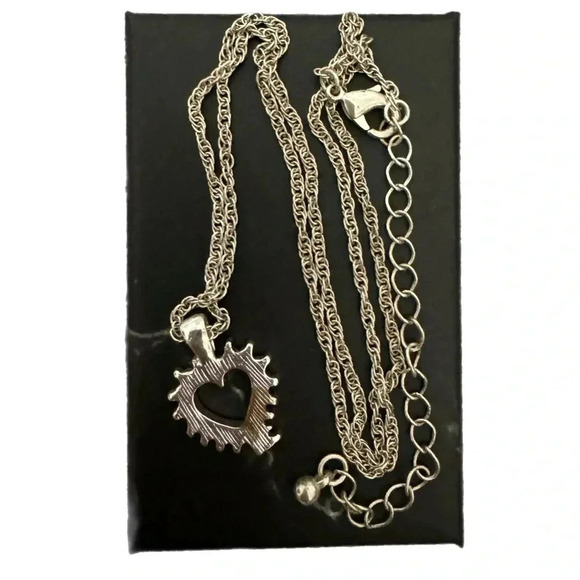Vintage Rhinestone Heart Silver Tone Pendant Necklace Sparky Elegant 18-21” - Picture 5 of 6